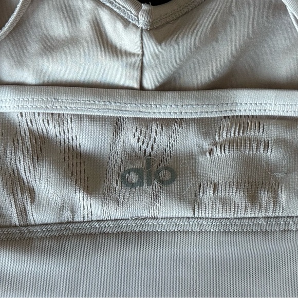 alo yoga aria bra - Picture 5 of 9